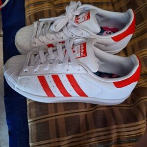 Adidas 5.5 superstars